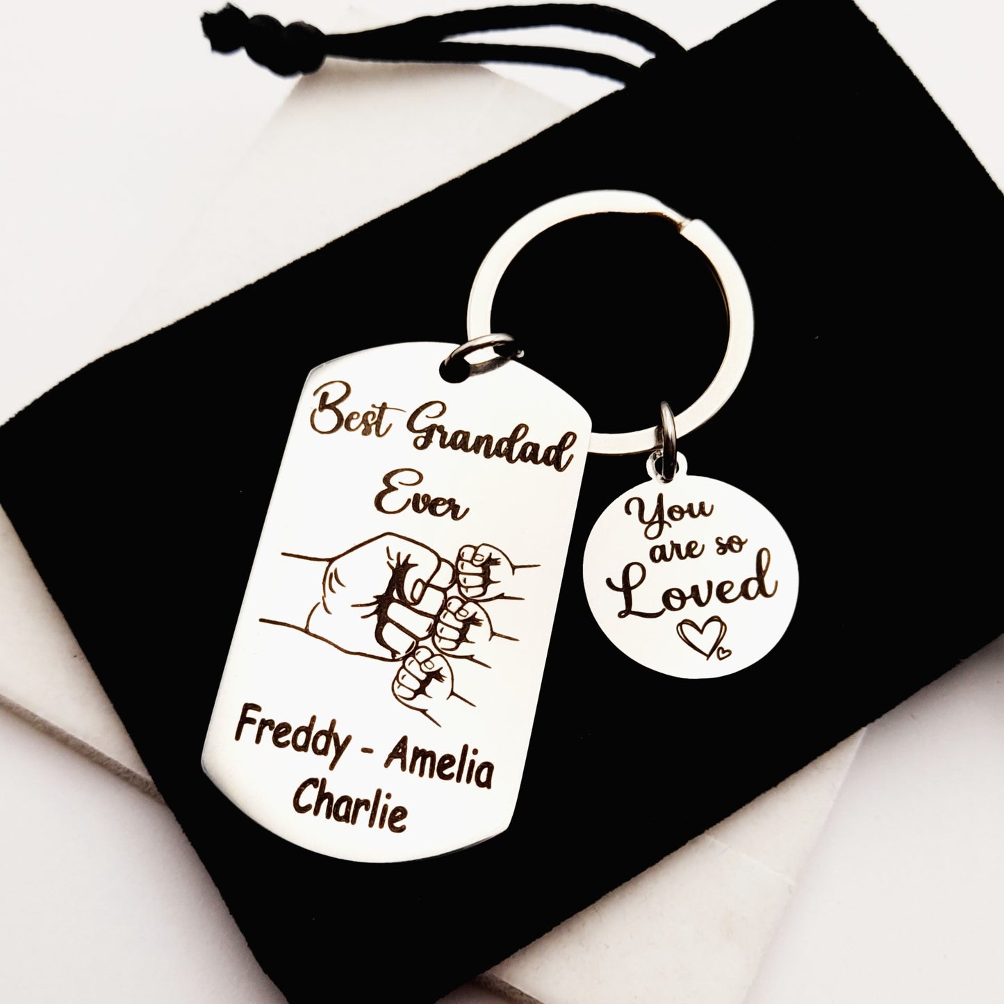 Personalised Fist Bump Grandad Keychain – Gift from Grandchild or Grandchildren – Sentimental Father’s Day, Birthday, or Christmas Present