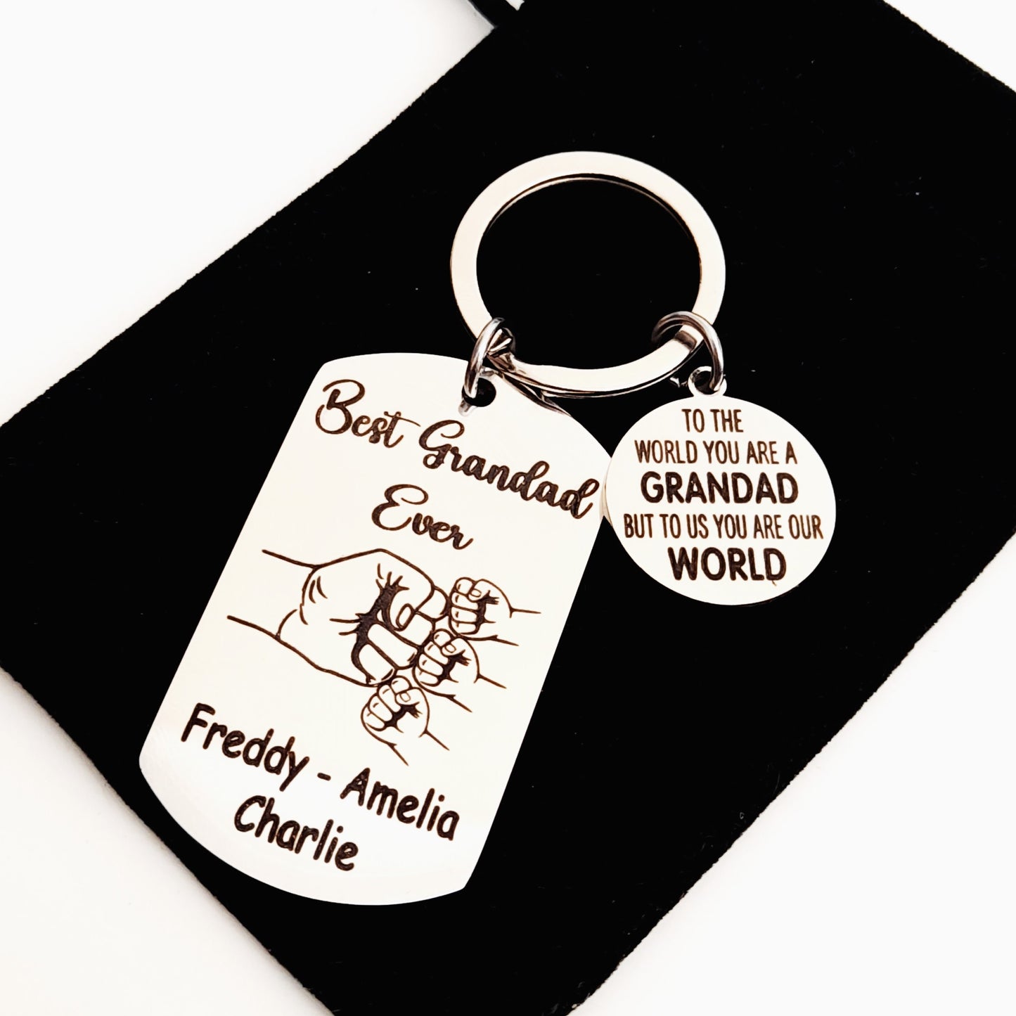 Fist Bump Grandad Keychain – Personalised Gift from Grandchild or Grandchildren – Sentimental Father’s Day, Birthday, or Christmas Present