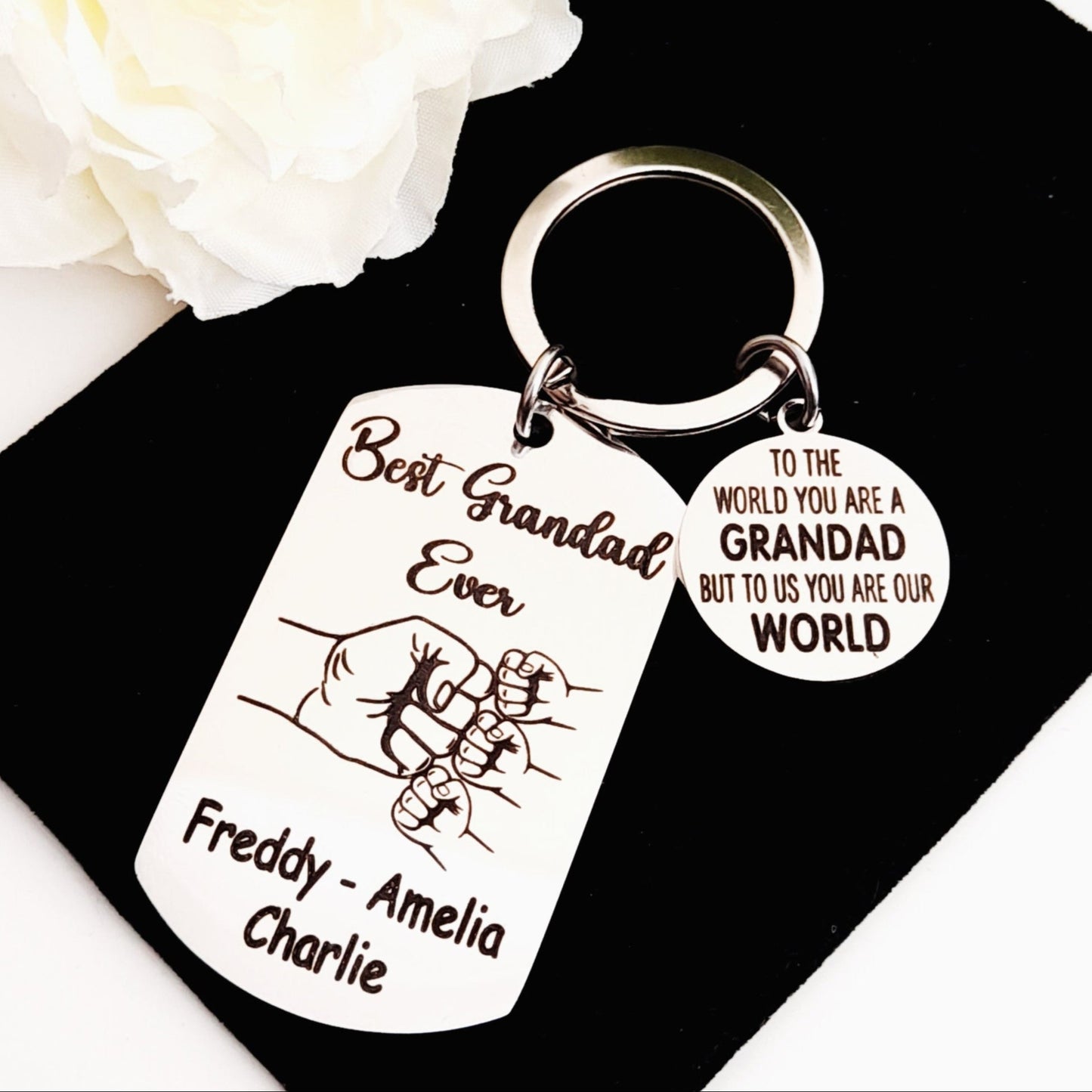 Fist Bump Grandad Keychain – Personalised Gift from Grandchild or Grandchildren – Sentimental Father’s Day, Birthday, or Christmas Present