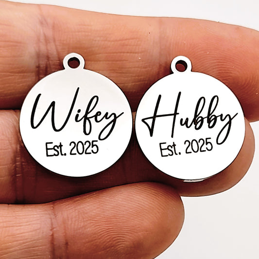 Hubby Wifey 2025 Charms – Bulk Packs Stainless Steel Pendants - Tags